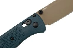 Benchmade Bugout 535FE-05 Crater Blue Grivory, Flat Dark Earth Cerakote, Couteau De Poche -Vic Boutique BE535FE 05 05 benchmade