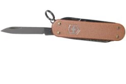 Victorinox Classic SD Alox Colours, Fresh Peach 0.6221.202G Couteau Suisse 8 Victorinox Classic SD Alox Colours, Fresh Peach 0.6221.202G Couteau Suisse -Vic Boutique VT0 6221 202G 03 victorinox