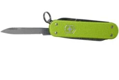 Victorinox Classic SD Alox Colors, Lime Twist 0.6221.241G Couteau Suisse -Vic Boutique VT0 6221 241G 03 victorinox