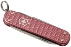 Victorinox Classic SD Precious Alox, Gentle Rose 0.6221.405G Couteau Suisse 9 Victorinox Classic SD Precious Alox, Gentle Rose 0.6221.405G Couteau Suisse -Vic Boutique VT0 6221 405G 04 victorinox