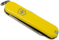 Victorinox Classic SD Jaune 0.6223.8 Couteau Suisse -Vic Boutique VT0 6223 8 04 victorinox