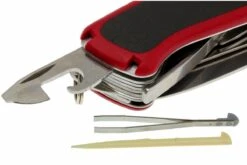 Victorinox Rangergrip 174 Handyman Rouge-noir 0.9728.WC Couteau Suisse -Vic Boutique VT0 9728 WC 03 victorinox rangergrip 174 handyman vt0 9728 wc d3