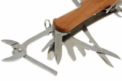 Victorinox EvoWood S557 2.5221.S63 Couteau Suisse -Vic Boutique VT2 5221 S63 03 victorinox evowood s557 vt2 5221 s63 d3