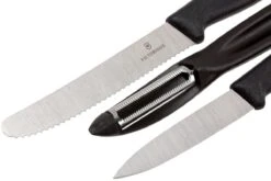 Victorinox SwissClassic Couteaux à Légumes Noir, Ensemble De 3, 6.7113.31 -Vic Boutique VT6 7113 31 03 victorinox vt6 7113 31 03