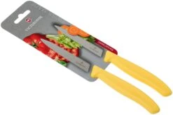 Victorinox SwissClassic Couteaux à Légumes Jaunes 10 Cm, Set De 2 Dont 1 Normal Et 1 Dentelé, VT6-7796-L8B 13 Victorinox SwissClassic Couteaux à Légumes Jaunes 10 Cm, Set De 2 Dont 1 Normal Et 1 Dentelé, VT6-7796-L8B -Vic Boutique VT6 7796 L8B 06 victorinox swissclassic